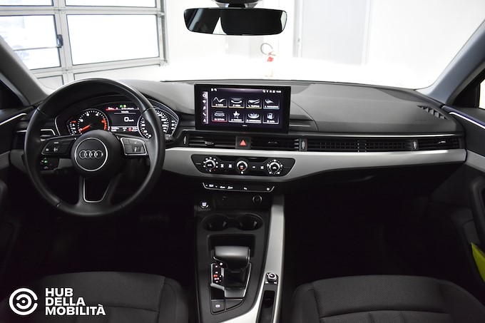 AUDI A4 Avant 30 TDI 136 CV S tronic